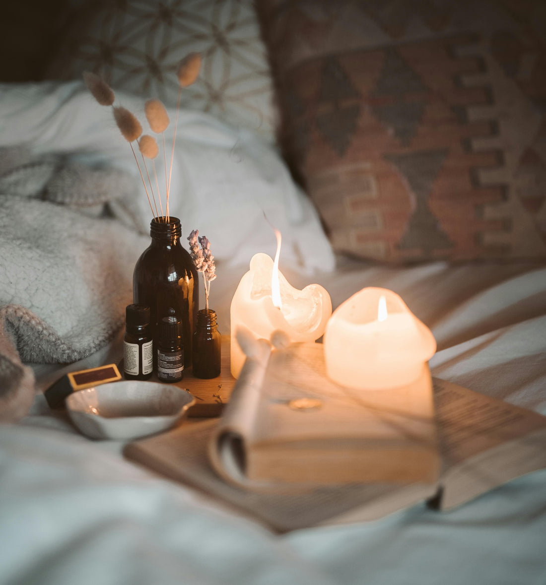 The Ultimate Guide to Creating a Cozy Ambiance with Scented Candles